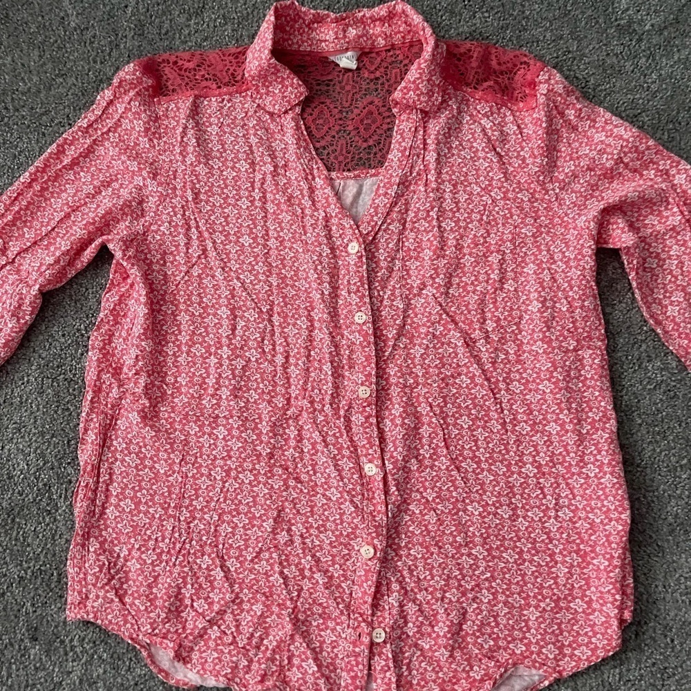 Women button up top
